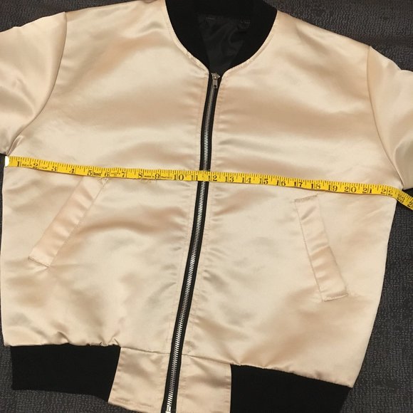 NWOT Rare UO Urban Renewal Soaring Desert Eagle Embroidered Satin Bomber - Picture 9 of 12